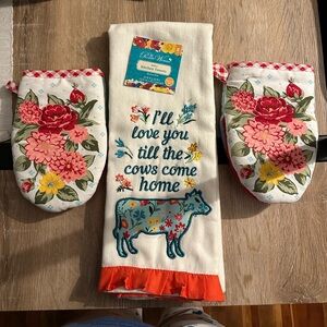 pioneer women kitchen towels and oven mitts